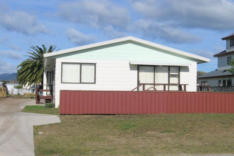 Photo of property in 121 Aickin Road, Whangamata, 3620