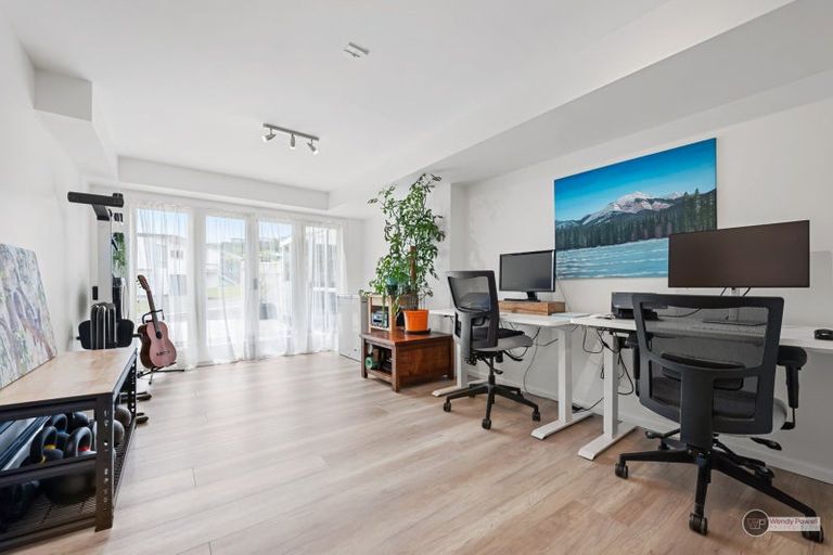 Photo of property in 92b Dowse Drive, Maungaraki, Lower Hutt, 5010