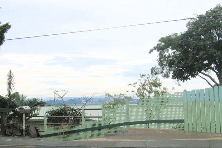 Photo of property in 323 Don Buck Road, Massey, Auckland, 0614