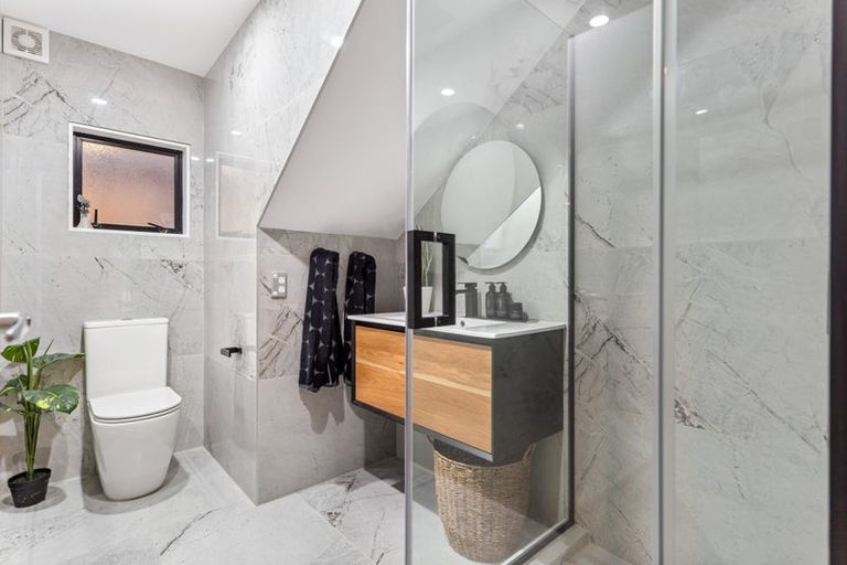 Photo of property in 4 Halyard Place, Te Atatu Peninsula, Auckland, 0610