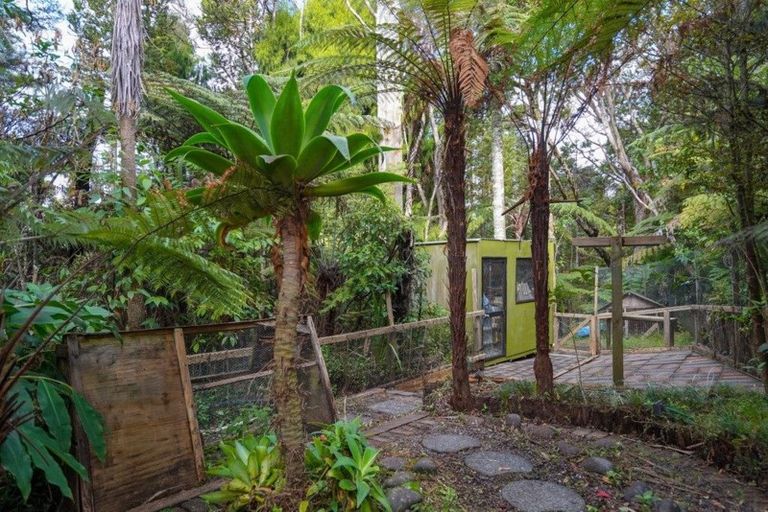 Photo of property in 202 Godley Road, Titirangi, Auckland, 0604