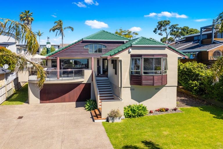 Photo of property in 4 Takutai Avenue, Bucklands Beach, Auckland, 2012