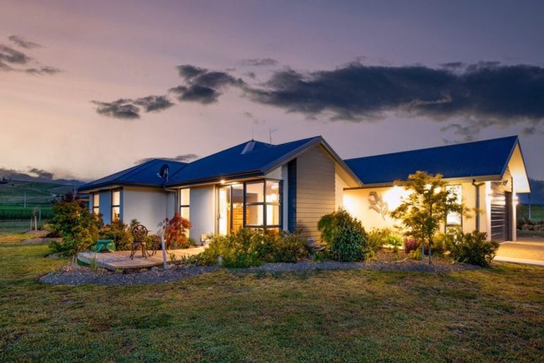 Photo of property in 57 Golden Road, Springvale, Alexandra, 9393