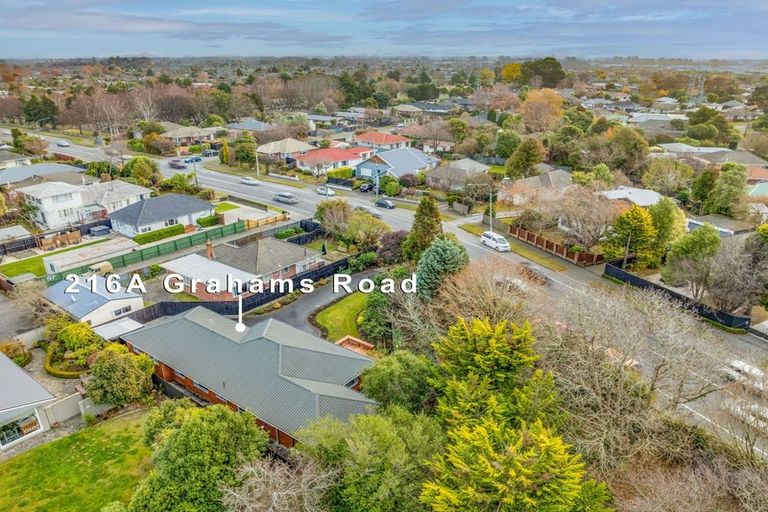 Photo of property in 2/216 Grahams Road, Burnside, Christchurch, 8053
