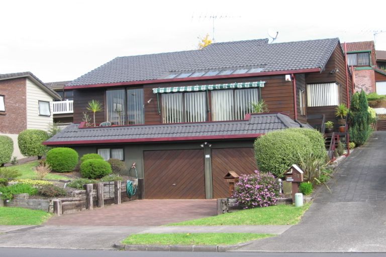 Photo of property in 2/27 Sunderlands Road, Half Moon Bay, Auckland, 2012