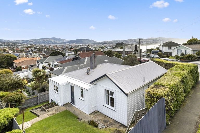 Photo of property in 38 Cliffs Road, Saint Clair, Dunedin, 9012