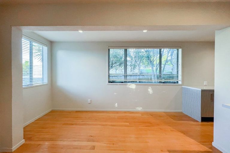 Photo of property in 632 Beach Road, Browns Bay, Auckland, 0630