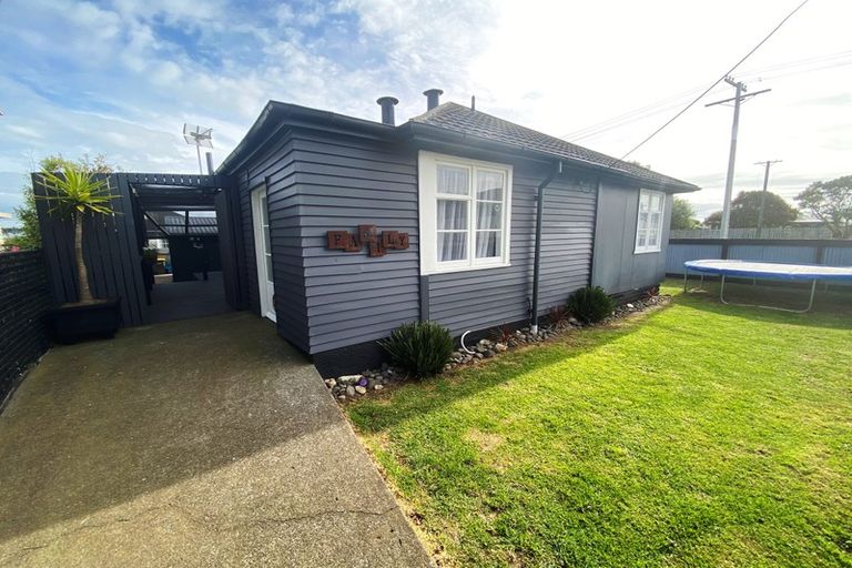 Photo of property in 74 Tauhuri Street, Manaia, 4612