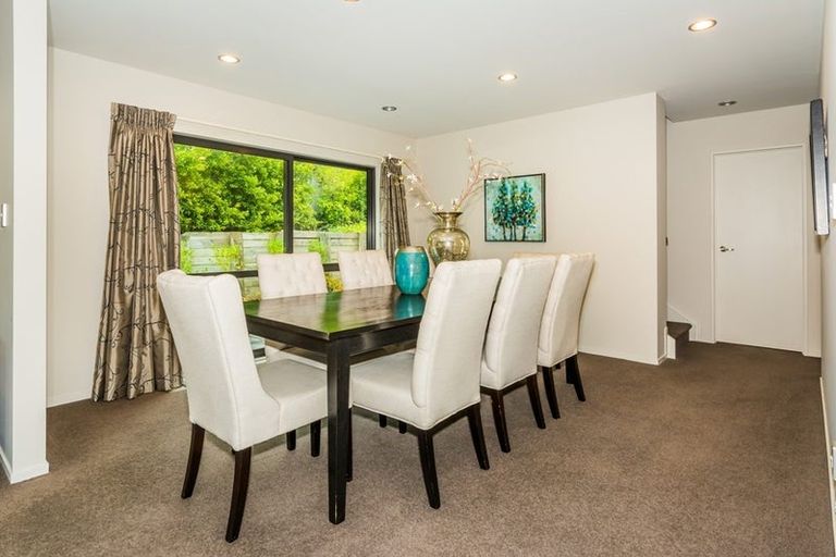 Photo of property in 42 Bur Oak Terrace, Schnapper Rock, Auckland, 0632
