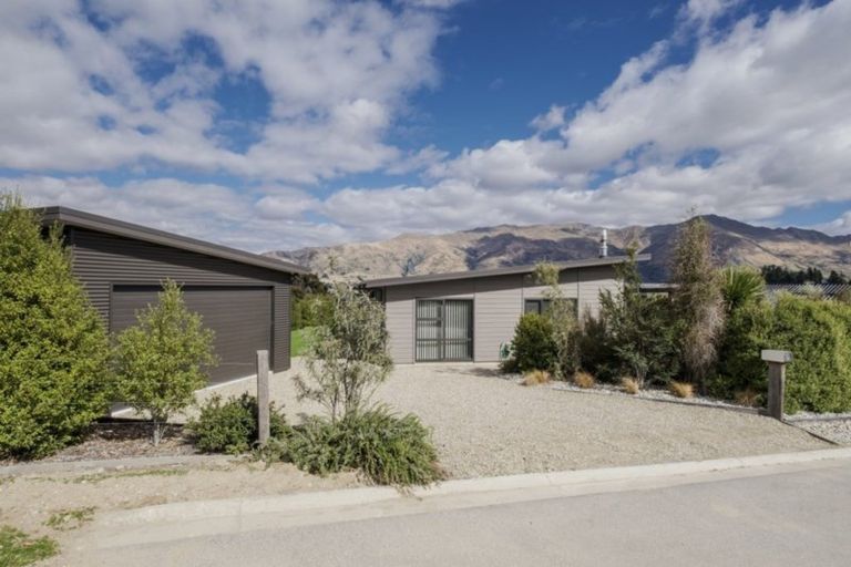 Photo of property in 16 Islington Place, Wanaka, 9305