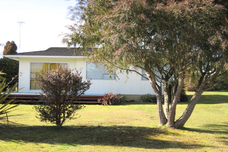 Photo of property in 13 Nisbet Terrace, Kinloch, Taupo, 3377