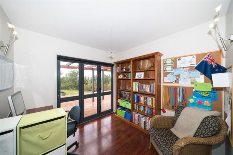 Photo of property in 389 Kahuterawa Road, Linton, Palmerston North, 4472