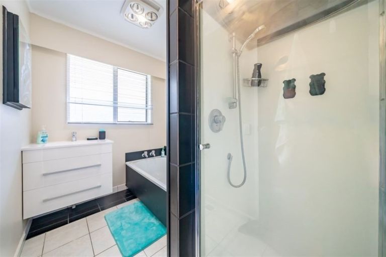 Photo of property in 30 Larchmont Grove, Totara Park, Upper Hutt, 5018