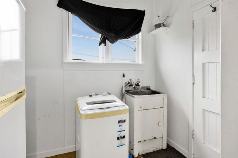 Photo of property in 210 South Road, Hawera, 4610