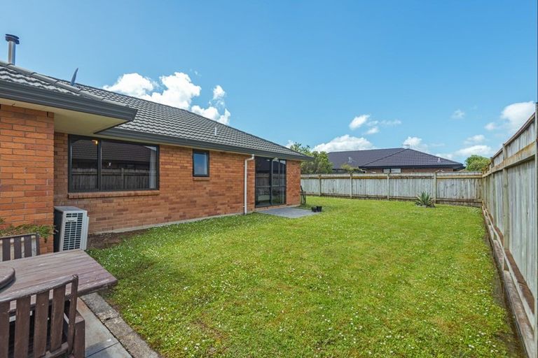 Photo of property in 11 Branigan Parade, Kelvin Grove, Palmerston North, 4414