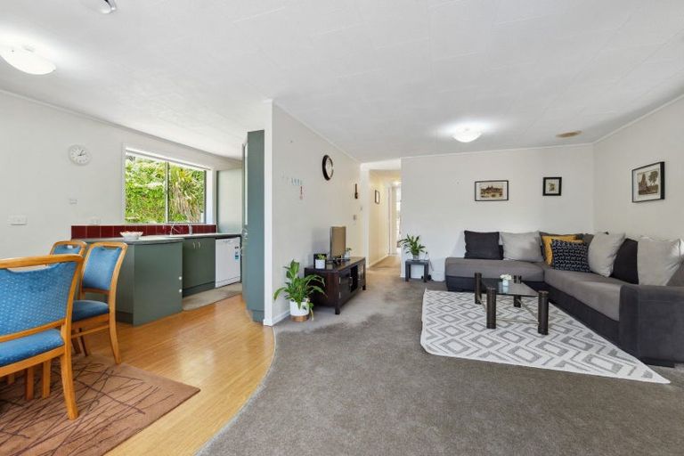 Photo of property in 92a Heta Road, Highlands Park, New Plymouth, 4312