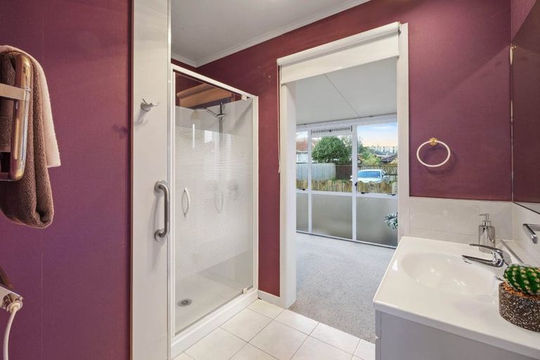 Photo of property in 1/18 Toru Street, Te Atatu Peninsula, Auckland, 0610