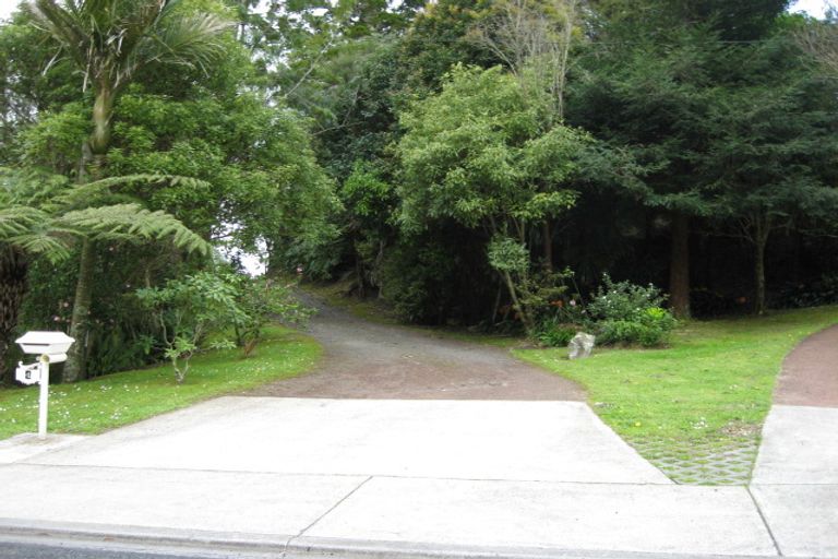 Photo of property in 4 Bush Road, Waiatarua, Auckland, 0604