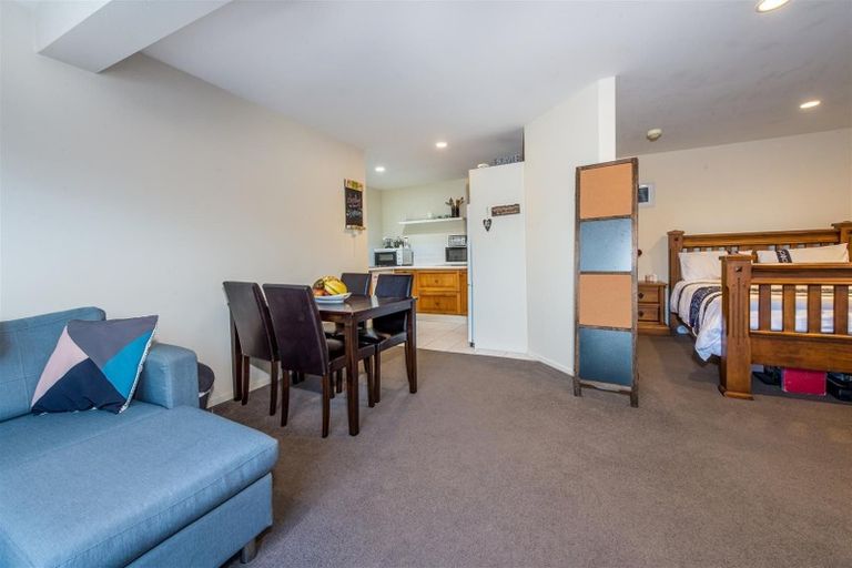 Photo of property in 20 Beechwood Road, Rothesay Bay, Auckland, 0630