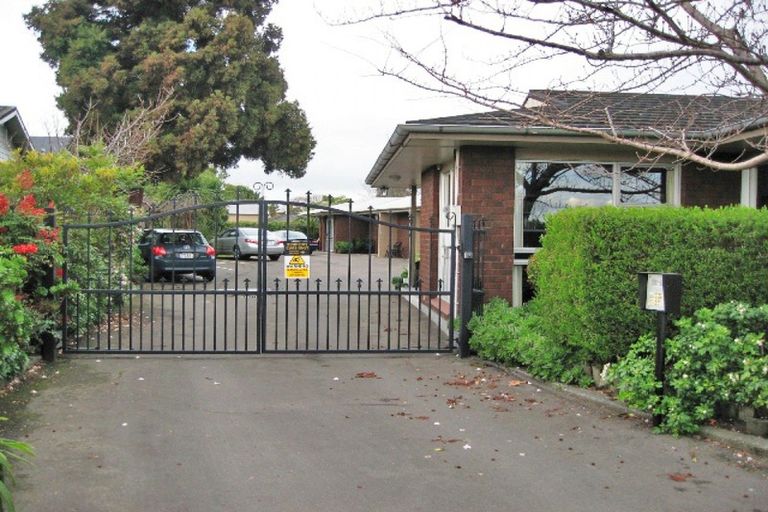 Photo of property in 203 Fitzherbert Avenue, West End, Palmerston North, 4410