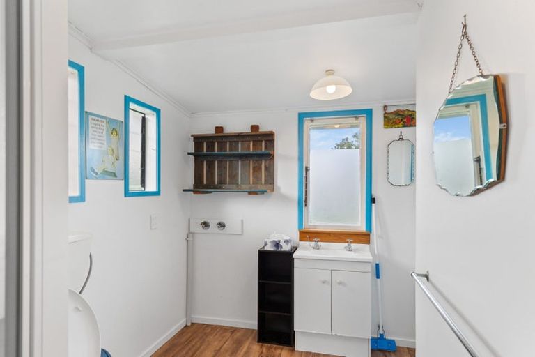 Photo of property in 31 Shortt Street, Foxton Beach, Foxton, 4815