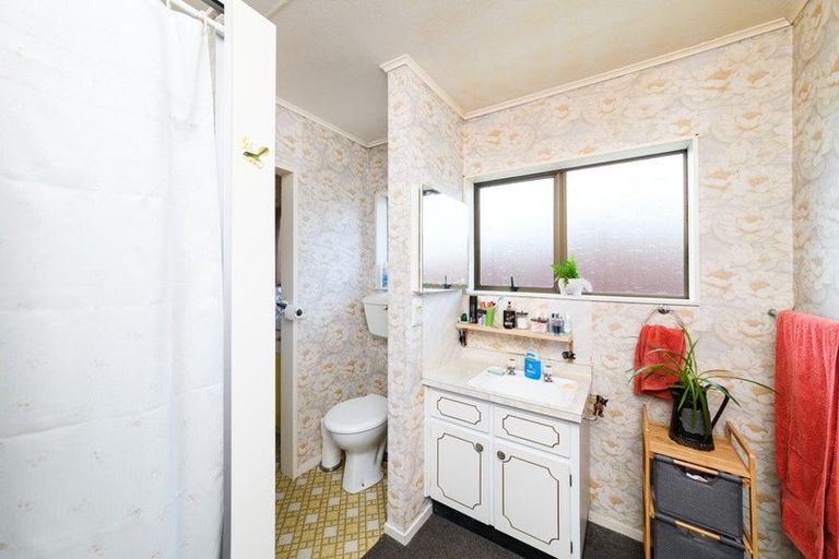 Photo of property in 2 Bethel Court, Milson, Palmerston North, 4414