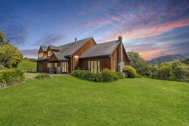 Photo of property in 232 Mangaone Road, Reikorangi, Waikanae, 5391