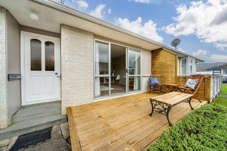 Photo of property in 9b Haylock Grove, Totara Park, Upper Hutt, 5018