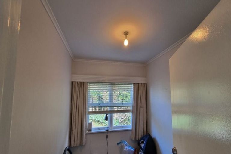Photo of property in 2/17 Bevyn Street, Castor Bay, Auckland, 0620