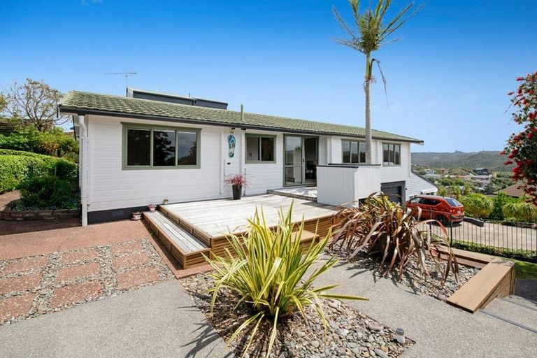 Photo of property in 8 Ngahere Views, Orewa, 0931