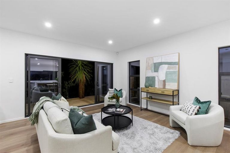 Photo of property in 5 Pihipihi Way, Crofton Downs, Wellington, 6035