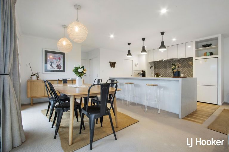 Photo of property in 24 Surfers Avenue, Waihi Beach, 3611