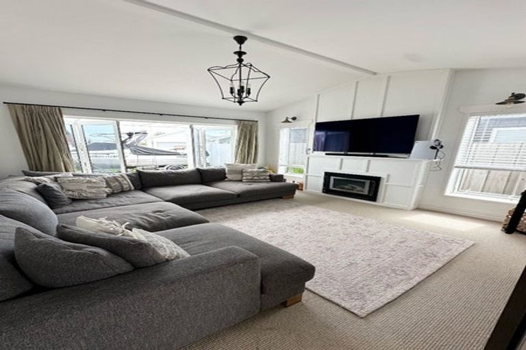 Photo of property in 12 Astelia Lane, Papamoa Beach, Papamoa, 3118