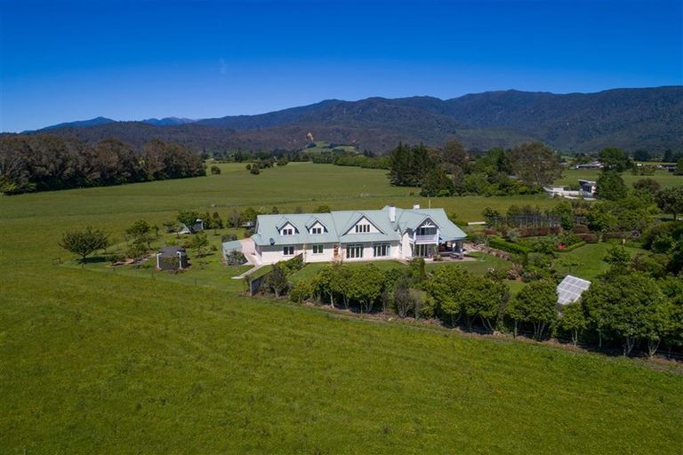 Photo of property in 120 Patons Rock Road, Patons Rock, Takaka, 7182