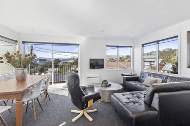 Photo of property in 17-17a Barton Terrace, Thorndon, Wellington, 6011