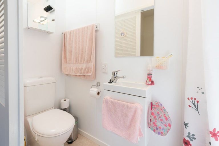 Photo of property in 42 Eden Street, Island Bay, Wellington, 6023