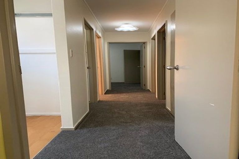 Photo of property in 3a Fruitvale Road, New Lynn, Auckland, 0600