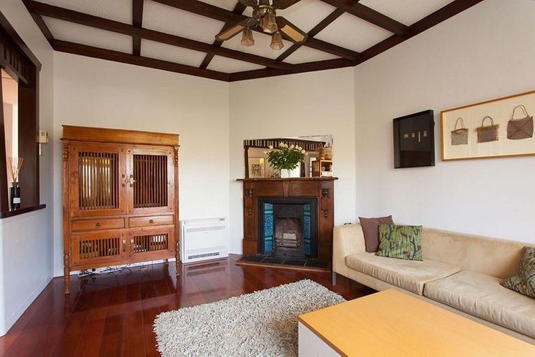 Photo of property in 19 Walmer Road, Point Chevalier, Auckland, 1022