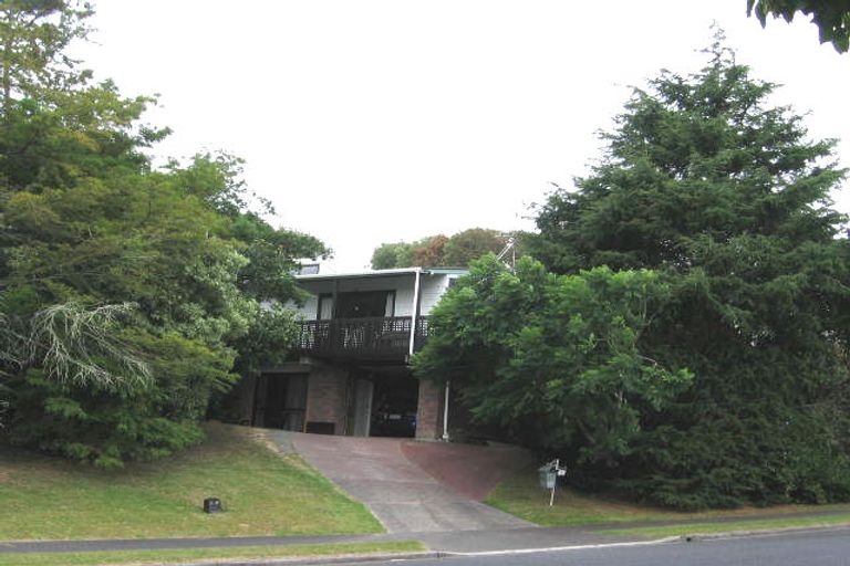 Photo of property in 3 Hale Crescent, Bayview, Auckland, 0629
