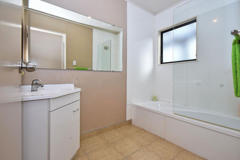 Photo of property in 68b Marne Road, Papakura, 2110