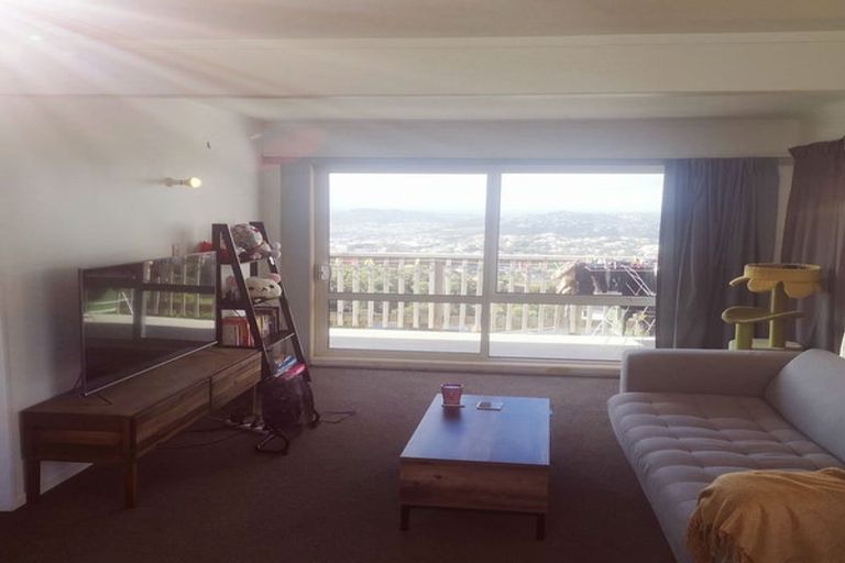 Photo of property in 10 Middlesex Place, Northland, Wellington, 6012