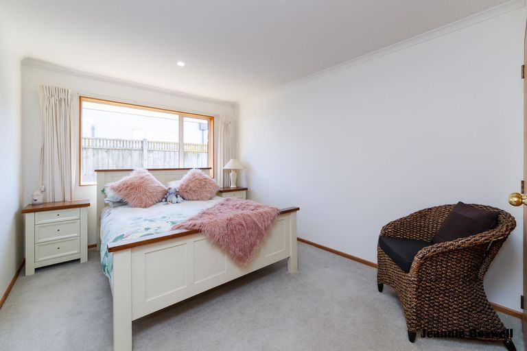 Photo of property in 76b Albert Street, Palmerston North, 4414