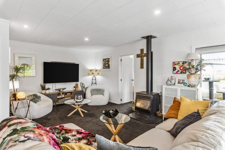 Photo of property in 8 Norna Grove, Waikawa Beach, Levin, 5573