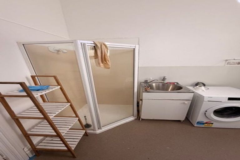 Photo of property in 60 Kelburn Parade, Kelburn, Wellington, 6012