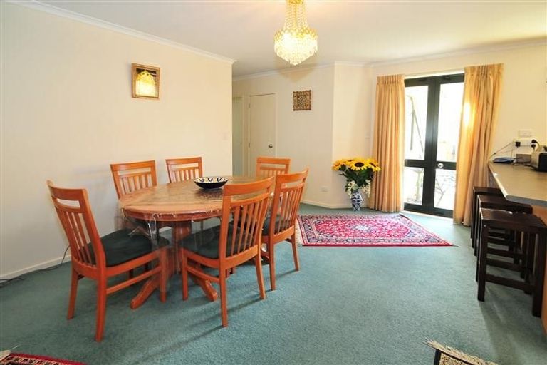 Photo of property in 64 Roberta Crescent, Orewa, 0931