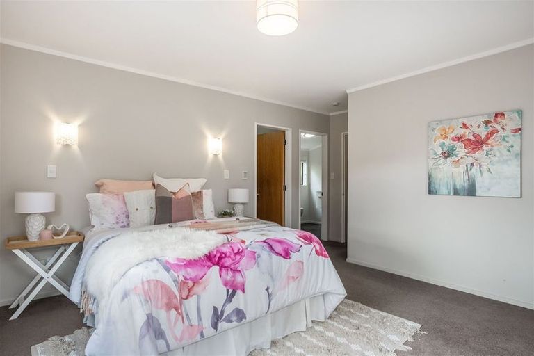 Photo of property in 14 Furneaux Grove, Whitby, Porirua, 5024