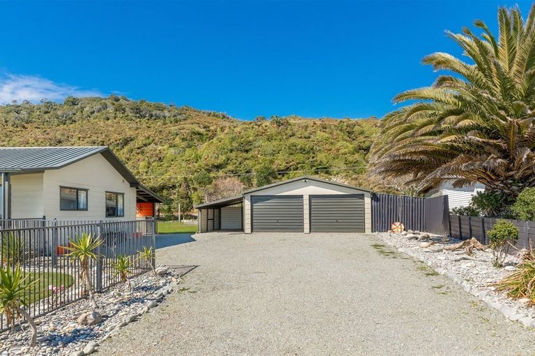 Photo of property in 166a Torea Street, Granity, 7823