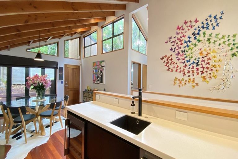 Photo of property in 31 York Road, Titirangi, Auckland, 0604