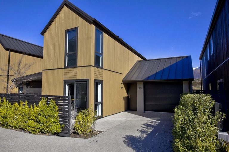 Photo of property in 33 Mulholland Drive, Jacks Point, 9371