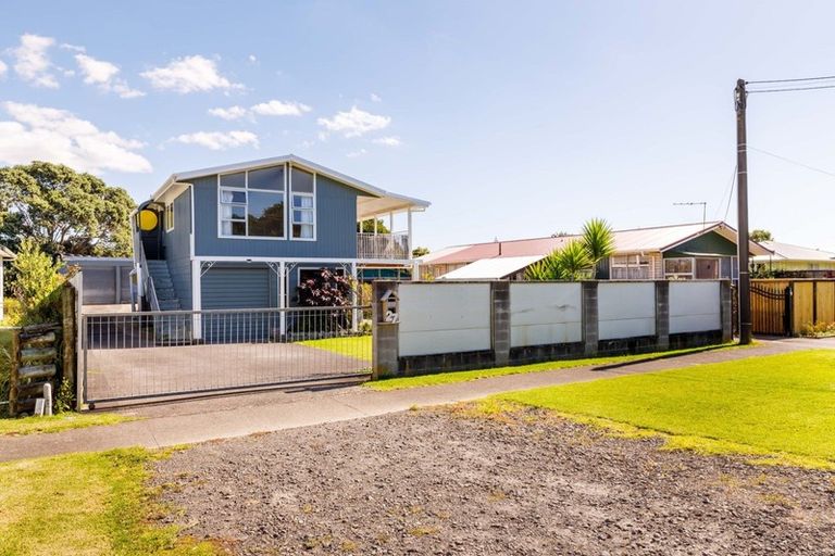 Photo of property in 27 Leslie Street, Waitara, 4320